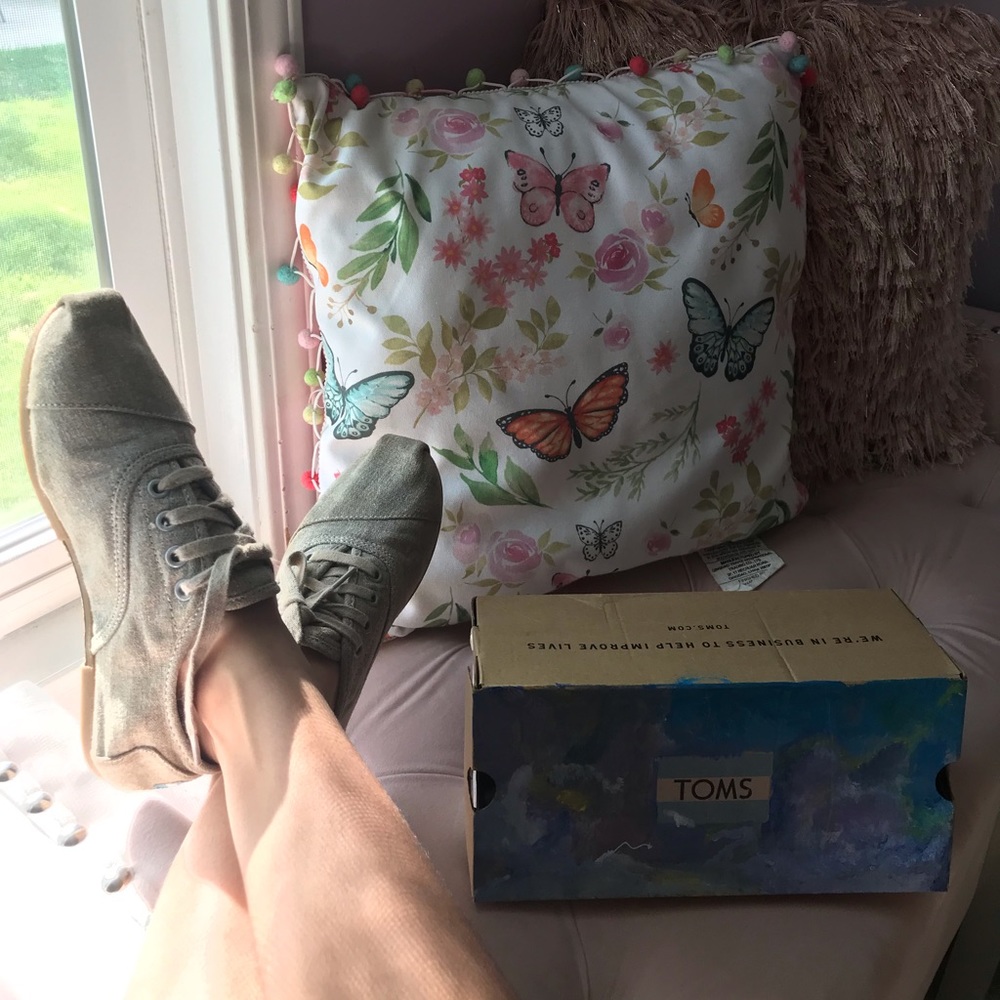 Toms
